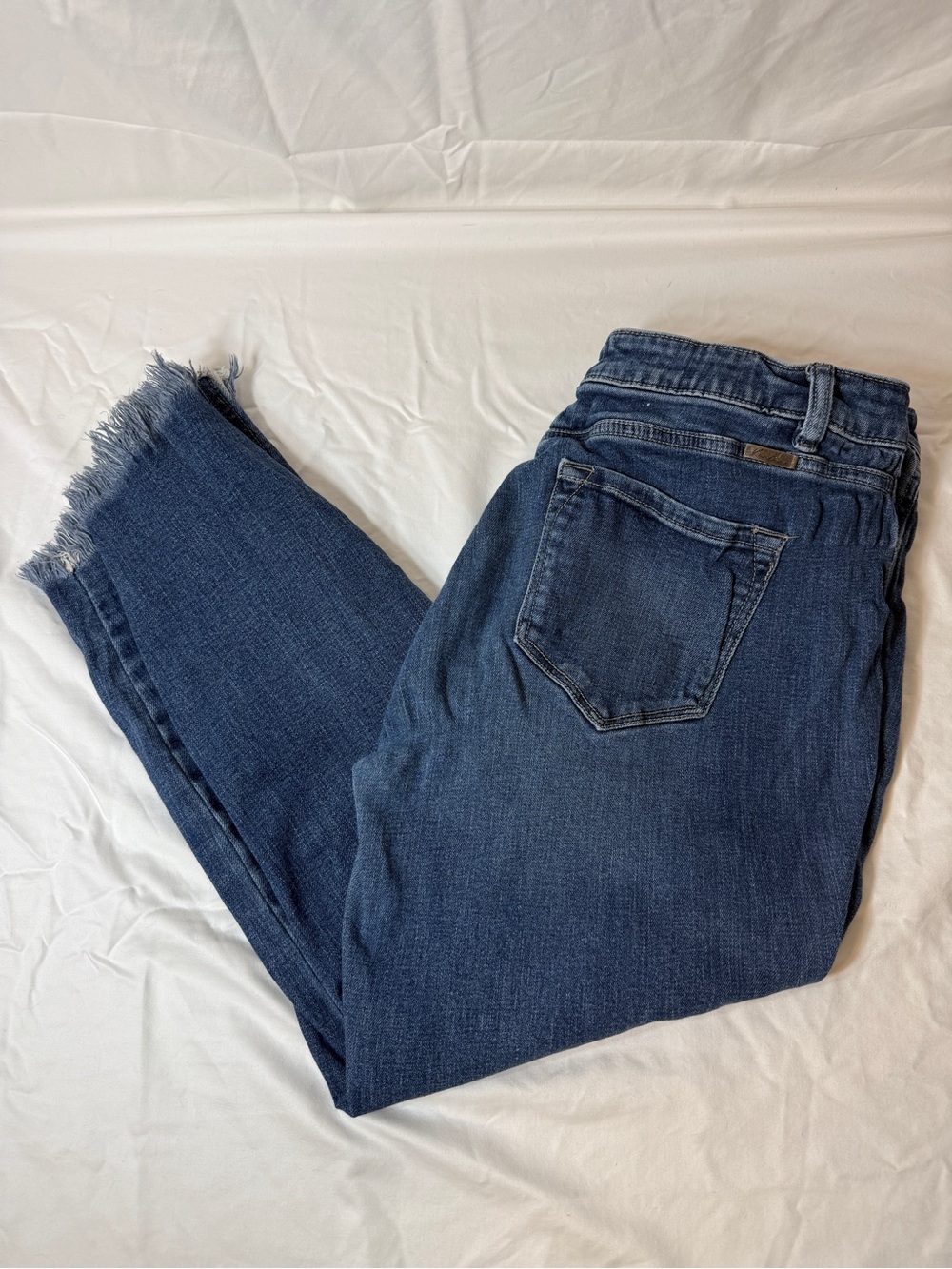KanCan Dark Blue Frayed Hem Cropped Jeans / Capri